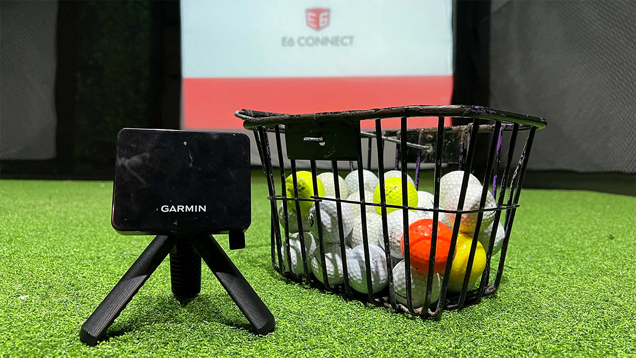 Golf Game Simulator VIP Room 2 - Fun Golf & Cafe, Golf Jababeka, Golf Lippo Cikarang, Belajar Golf, Simulator Golf